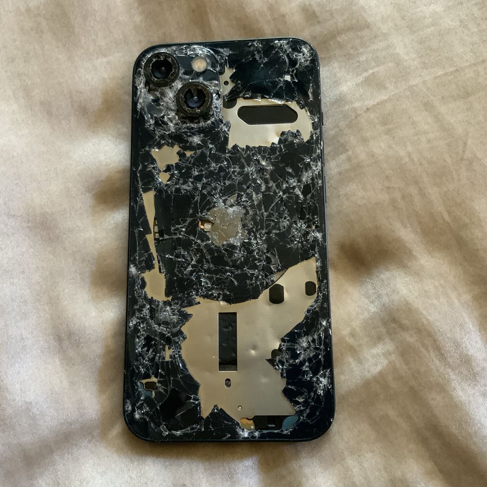 Запчасти к iPhone 13