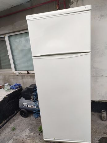 Холодильник Индезит большой