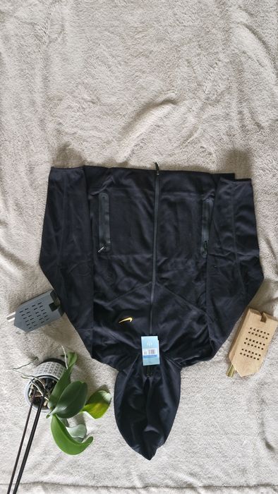 Nike tech flece  nokta