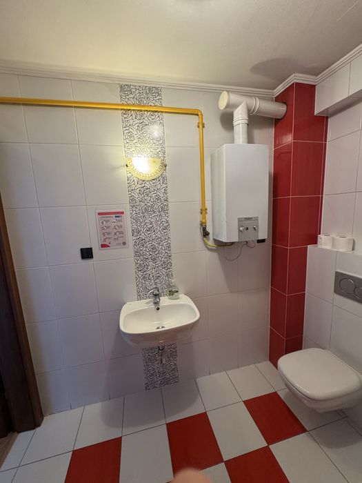 Wynajmę Lokal 47m2, Św ducha 11, 2 piętro , parking do lokalu