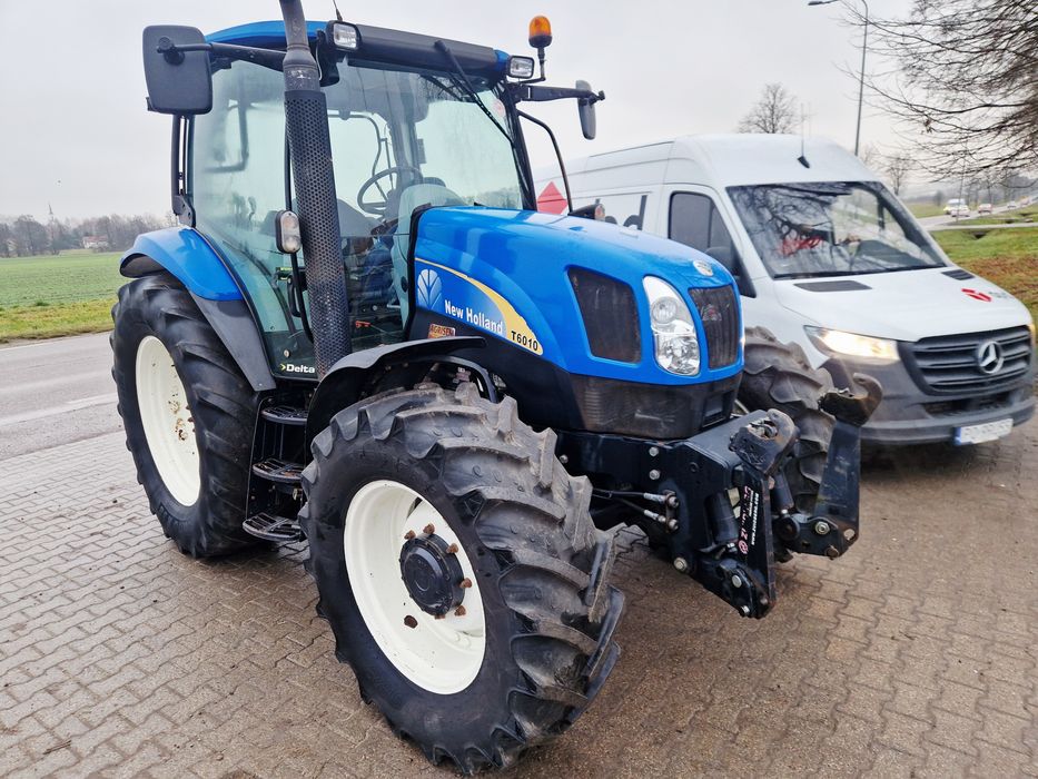 New Holland T6010 tuz bardzo ładny stan 4 cyl  case
