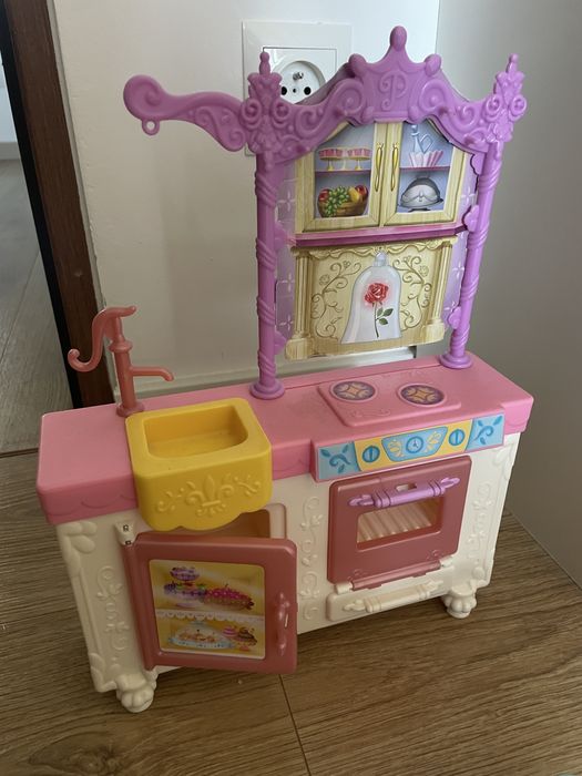 Lalki Barbie Rainbow High Bella Samochód Jeep Kuchnia Mebelki