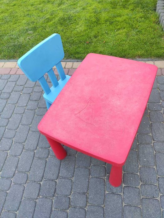 Czerwony stolik z niebieskim krzesełkiem, używane, IKEA, Mammut