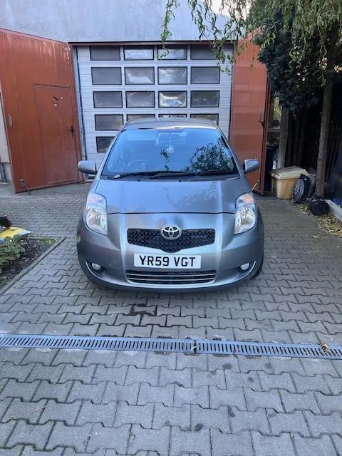 Toyota Yaris Toyota Yaris - auto w b.dobrym stanie (Anglik)