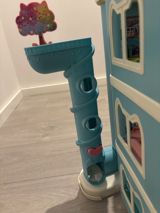 Gabby’s Dollhouse – Casa + Muitas Figuras – Como Nova!