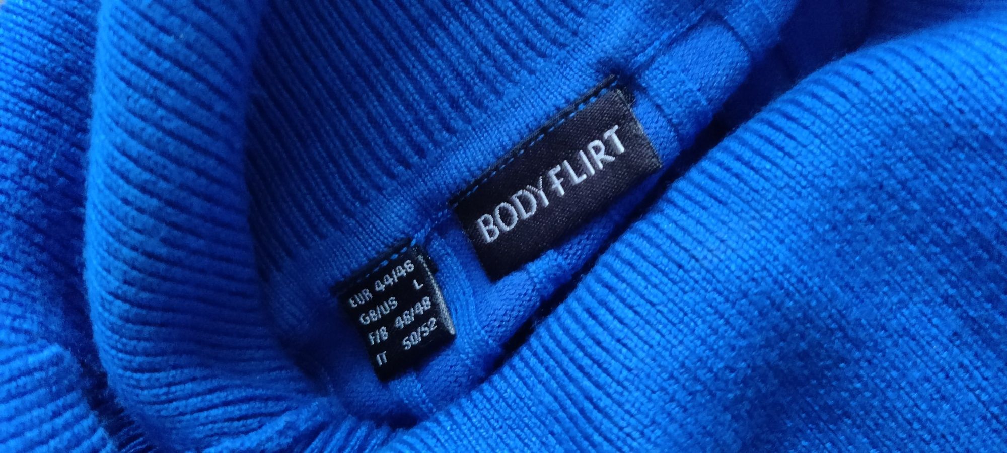 Dzianinowa sukienka z golfem Bonprix 44/46 plus size