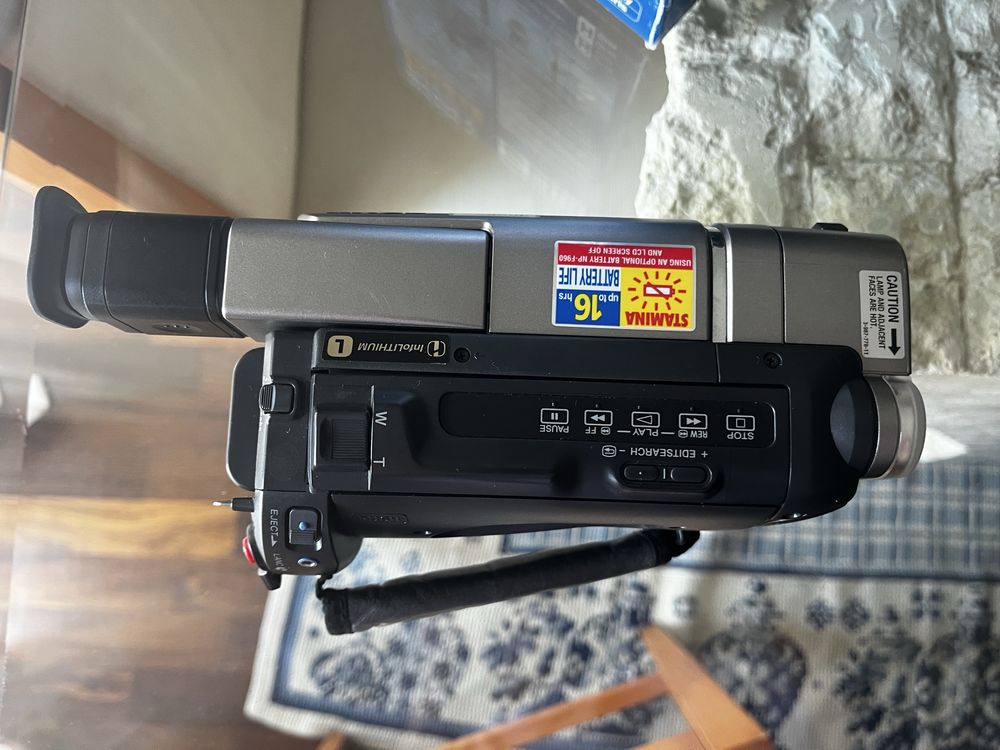 Câmara Sony Handycam Vision CCD-TRV67E Hi-8 como NOVA