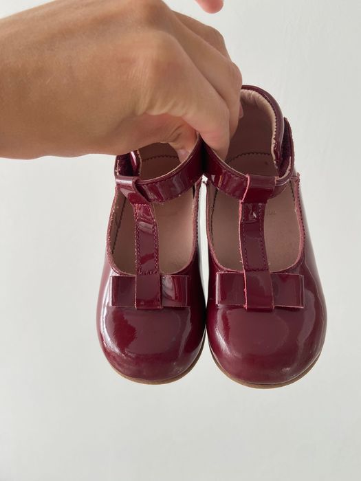 Туфельки для дівчинки, білі туфельки, бордові туфельки