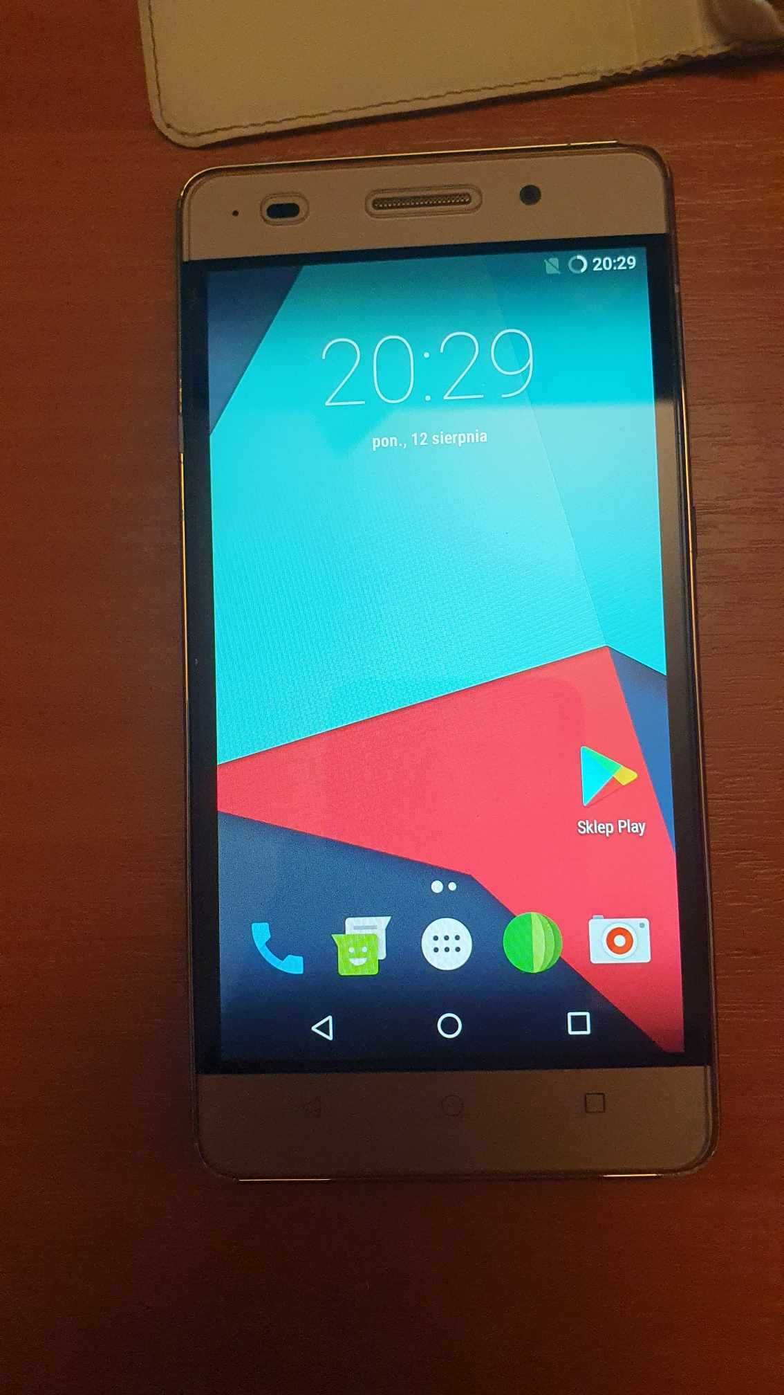 Smartfon   Honor 4C i Nokia na budowę, dla seniora, na początek.