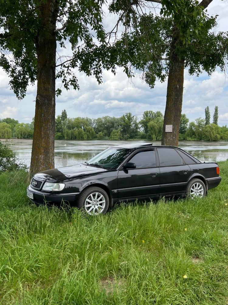 Продам Audi А6с4 100c4
