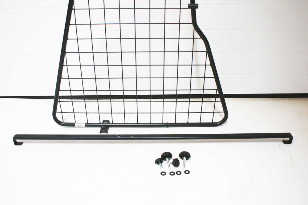 Kratka rozdzielająca przestrzeń ładunkową bagażnika OE Suzuki VITARA