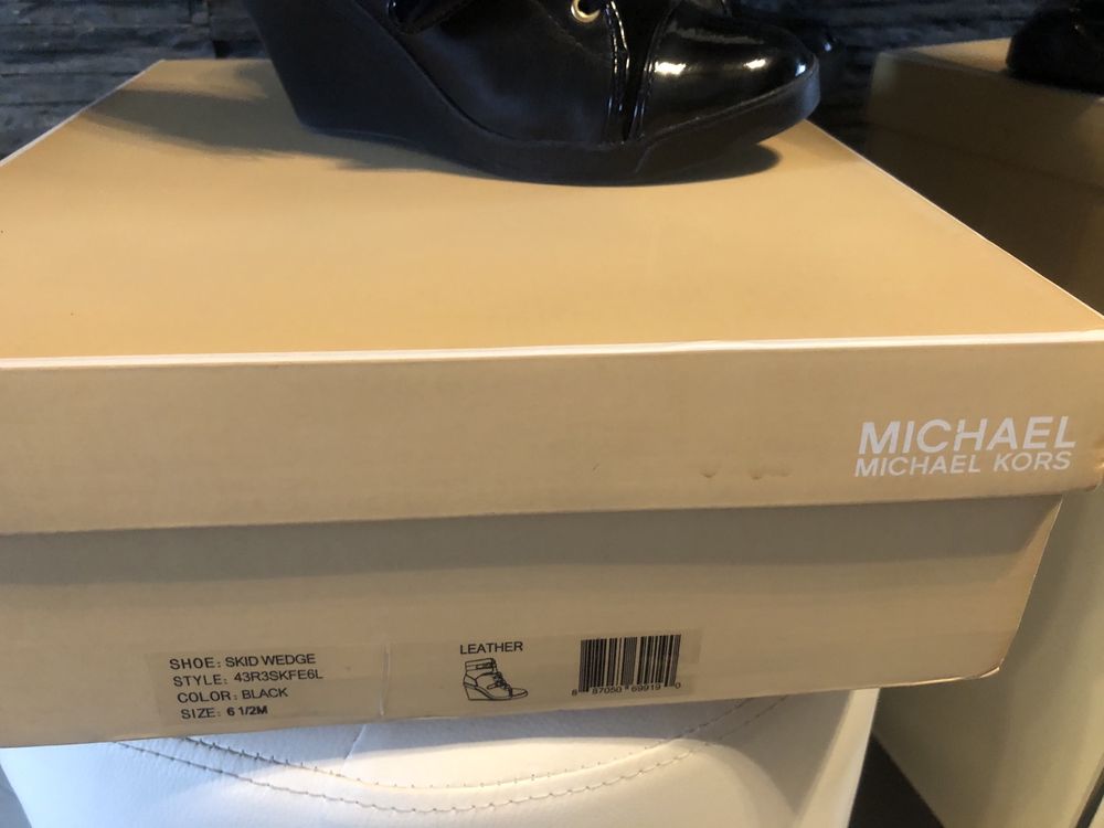 Botki na koturnie Michael Kors