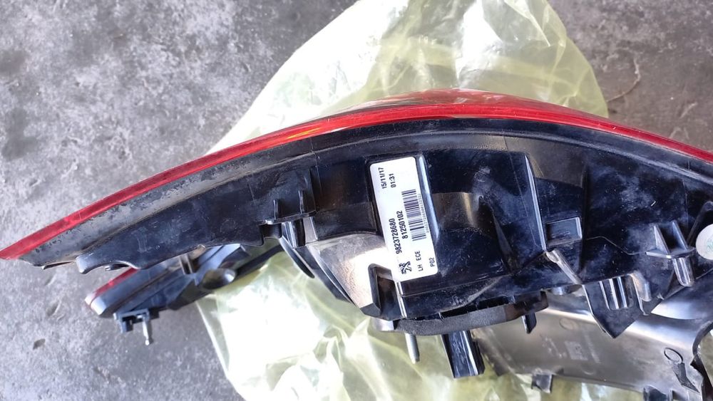 Farolim Esquerdo Peugeot 308 II  Hatchback