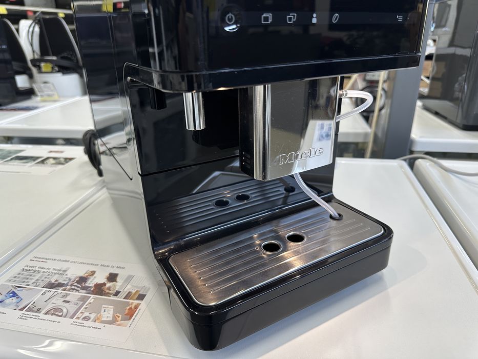 Кавомашина Miele CM 63 автоматична кавоварка міле