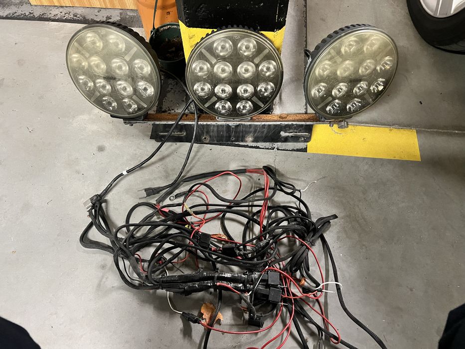 Halogen, Reflektor LED DALEKOSIĘŻNY, Bardzo mocne