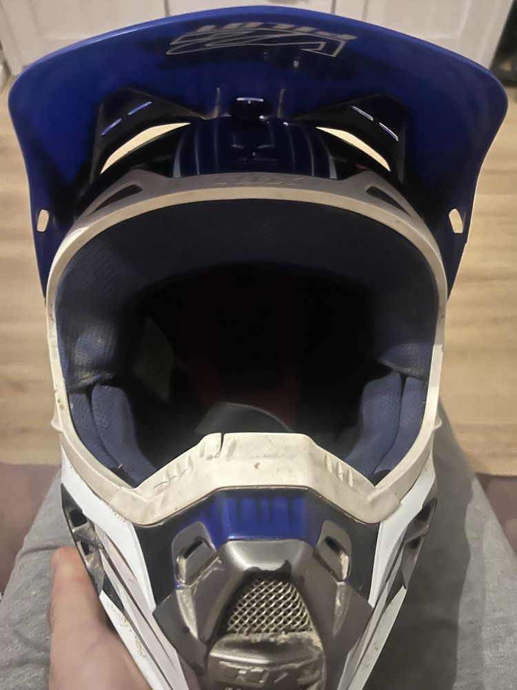 Kask fox v2                .