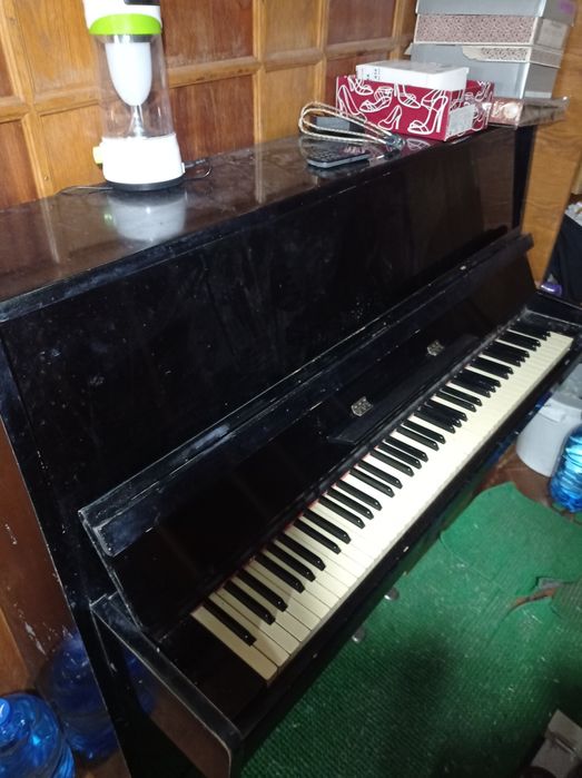 Продам пианино чёрное