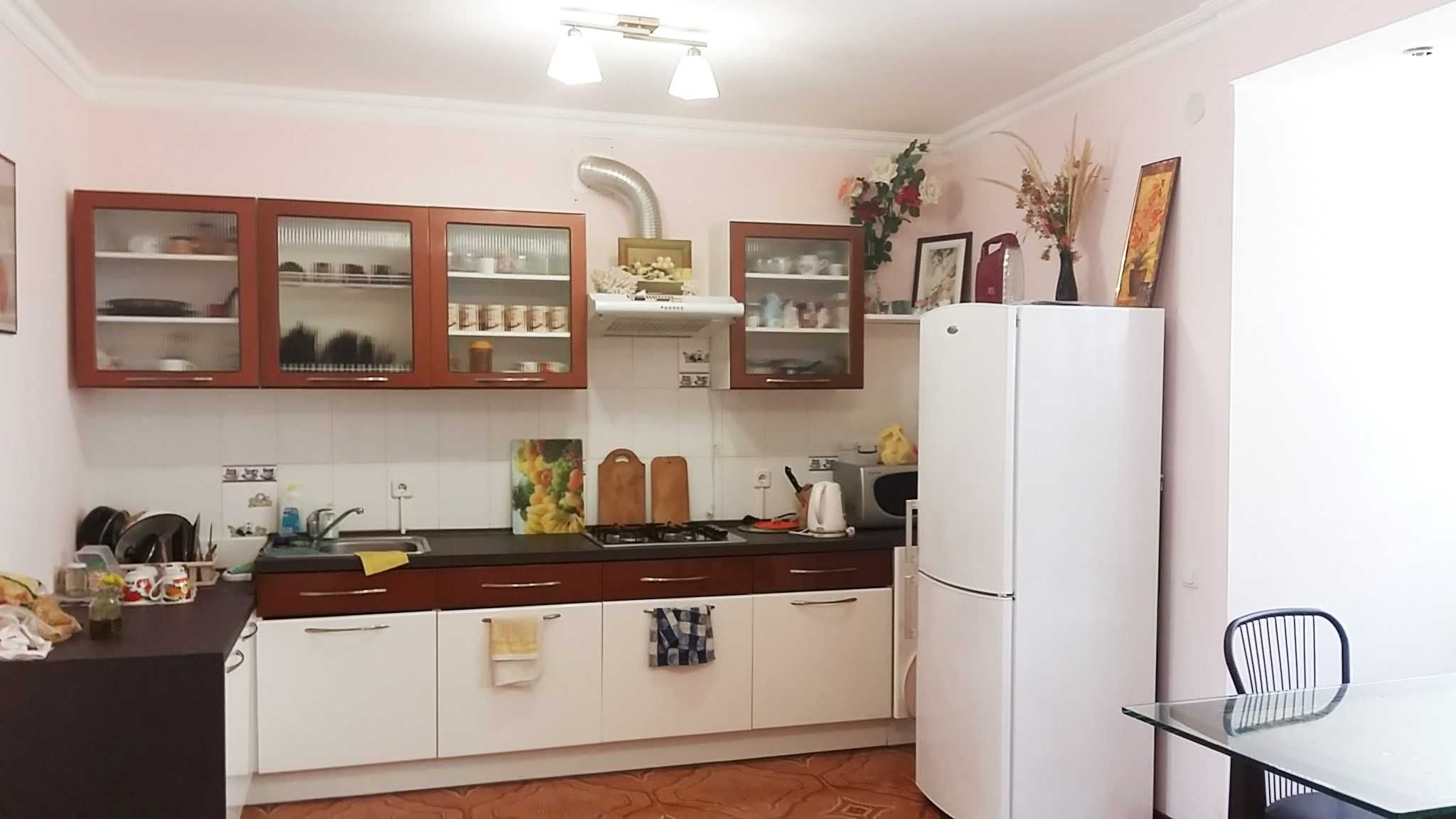 Дом 5-ть комнат,2-е минуты до пляжа,п.Каролино-бугаз,09.07 по 15.07