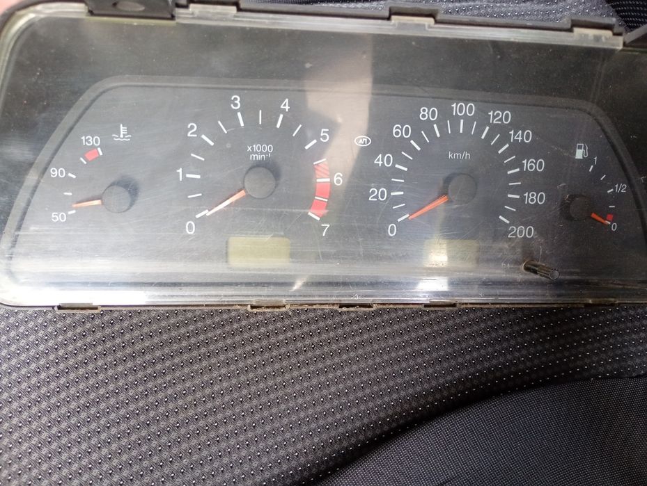 Панель приладів приборка ВАЗ 2110-2115