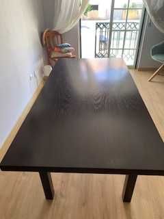Mesa de jantar em Mogno maciço