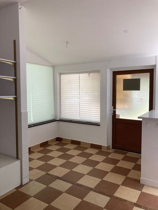 Budynek usługowo-handlowy