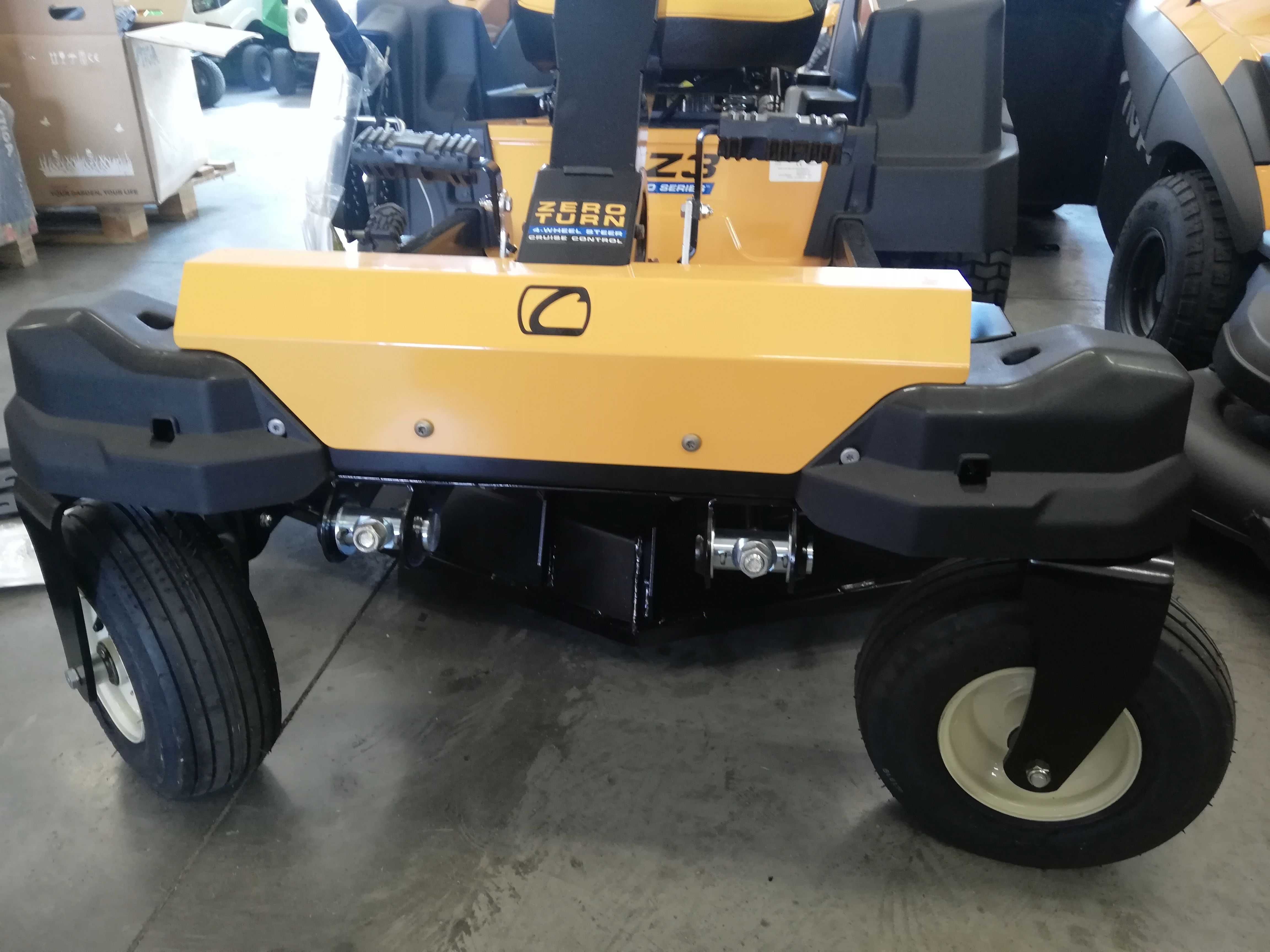 Traktor ogrodowy Zero Turn kierownica Cub Cadet XZ3 122 Kawasaki 22KM