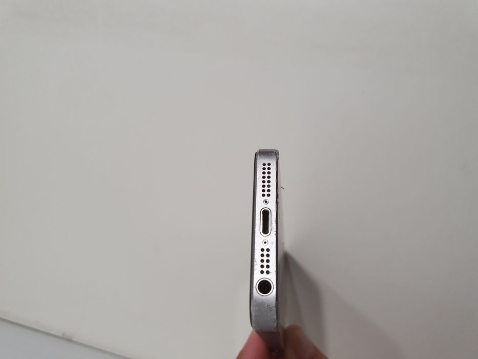IPhone SE Na części Uszkodzony