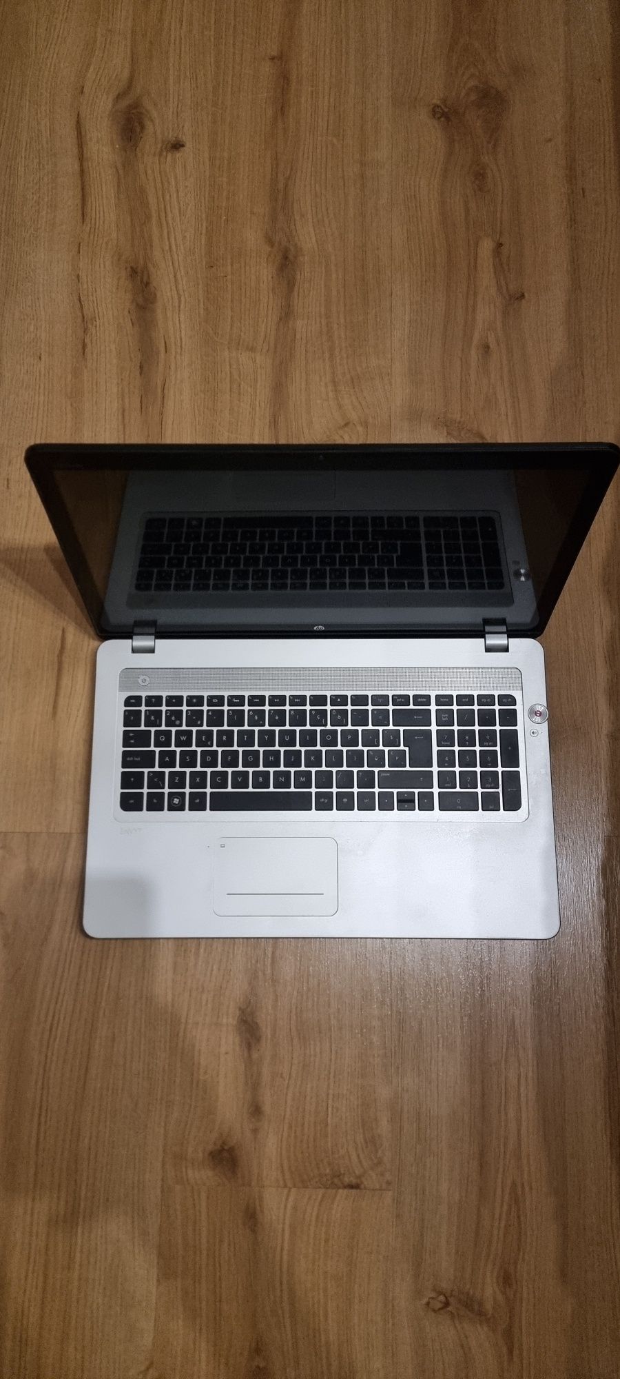 Laptop HP Envy 17 i7 8gb ram dysk 180 ssd Full HD 17