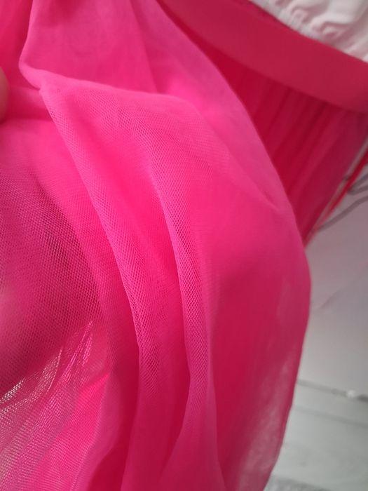 Sukienka biało różowa rozmiar 116/122