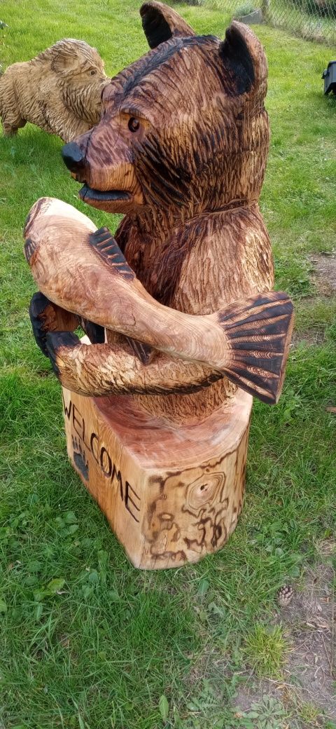 Rzeźba ogrodowa niedźwiedź