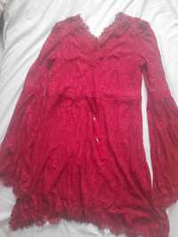 Czerwona koronkowa sukienka w klimacie fantasy Restyle
