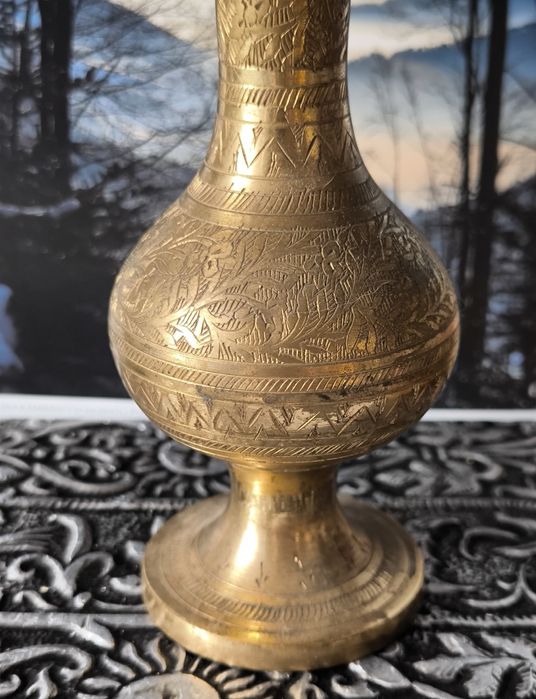 Wazon piękny stary mosiądz