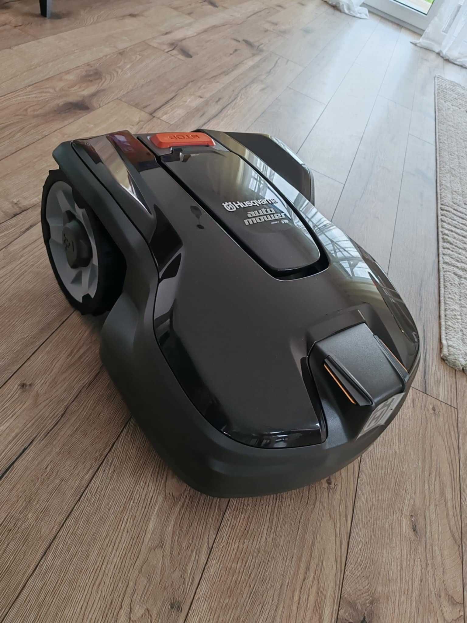 Robot koszący marki Husqvarna