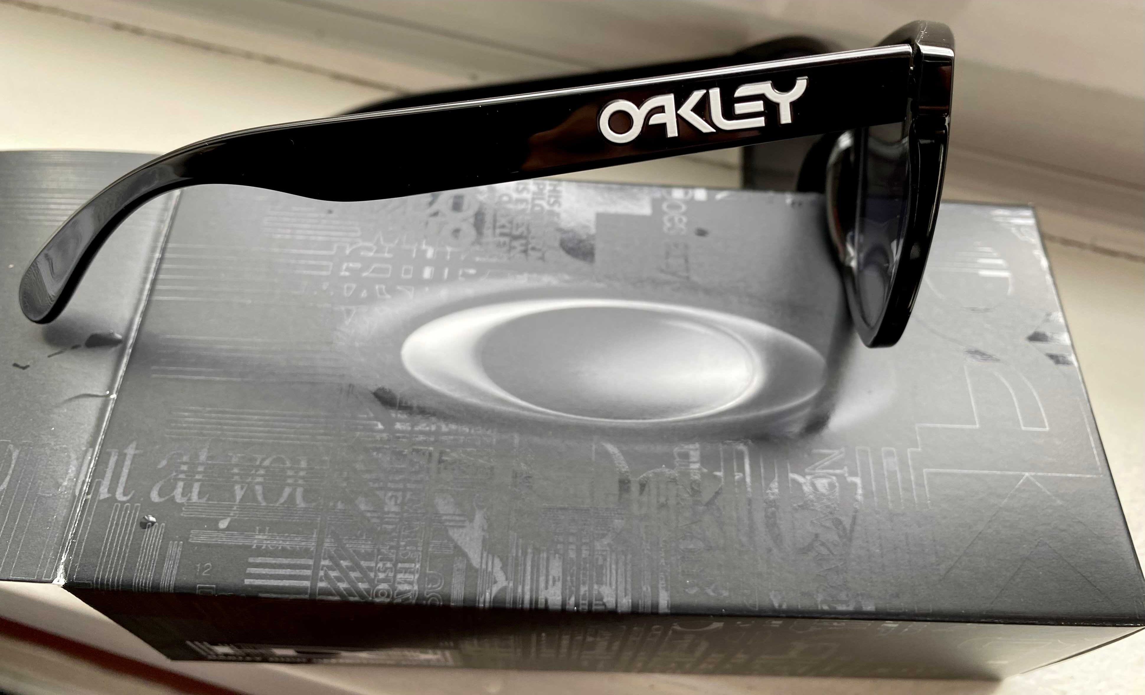 oakley topo novos originais saldo