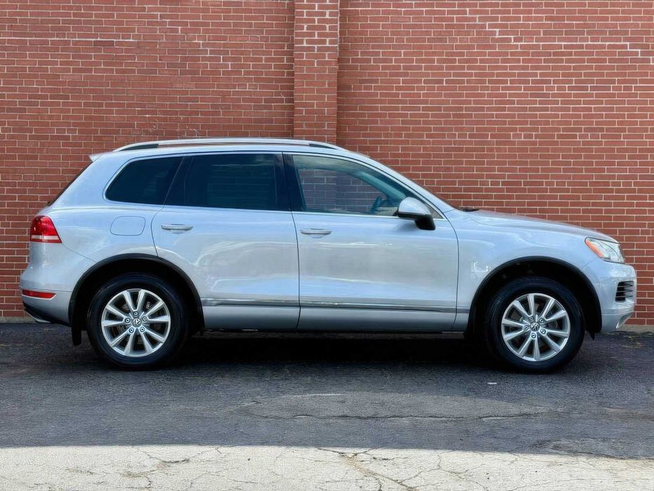 Volkswagen Touareg      2013