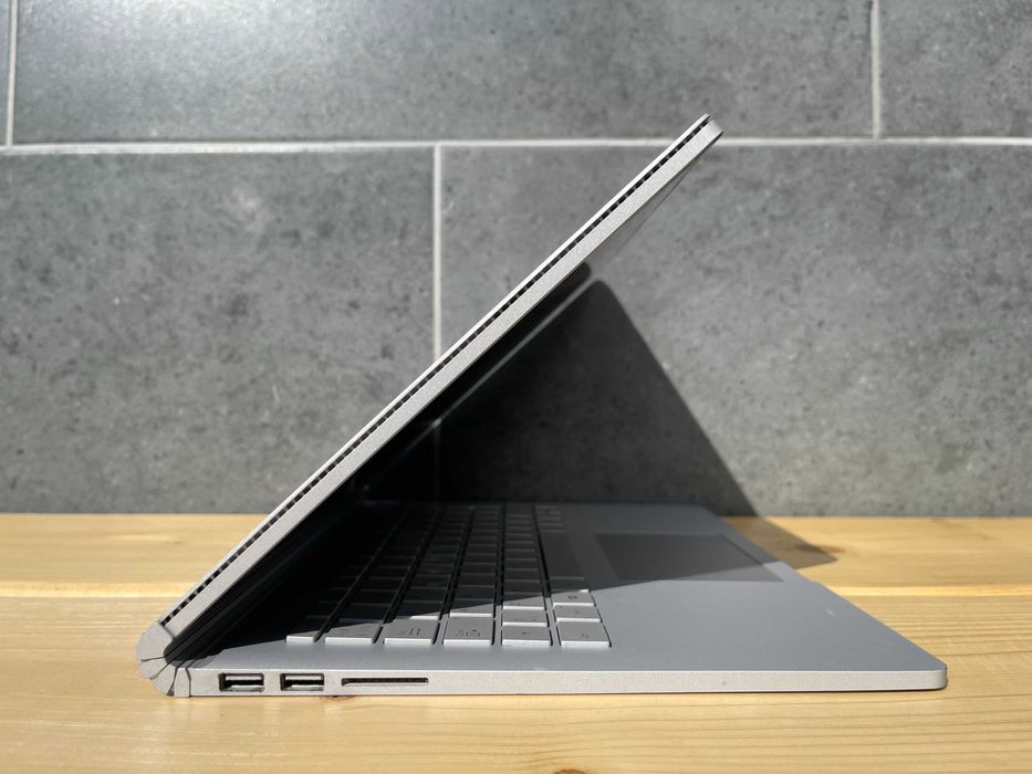 Уцінка! Сенсорний Laptop Microsoft Surface Book2/i5-7300U/8GB/256Gb/3К