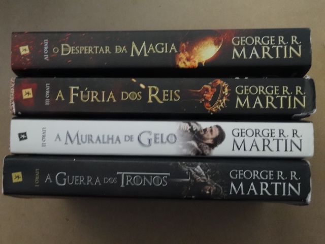 A Guerra dos Tronos de George R. R. Martin - 2 Volumes