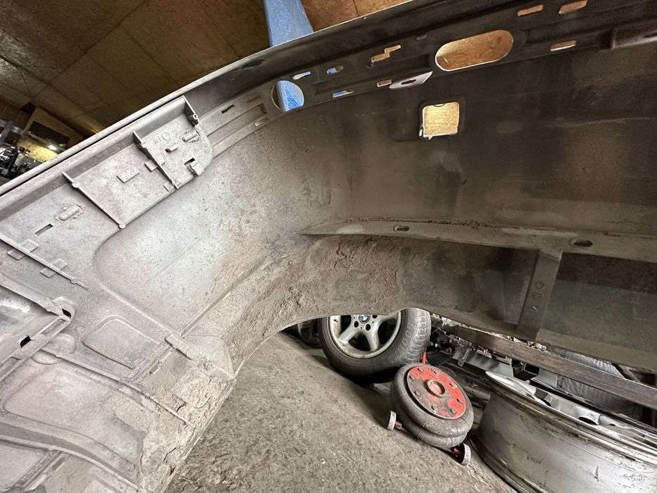 Продам задний бампер на бмв е39 седан