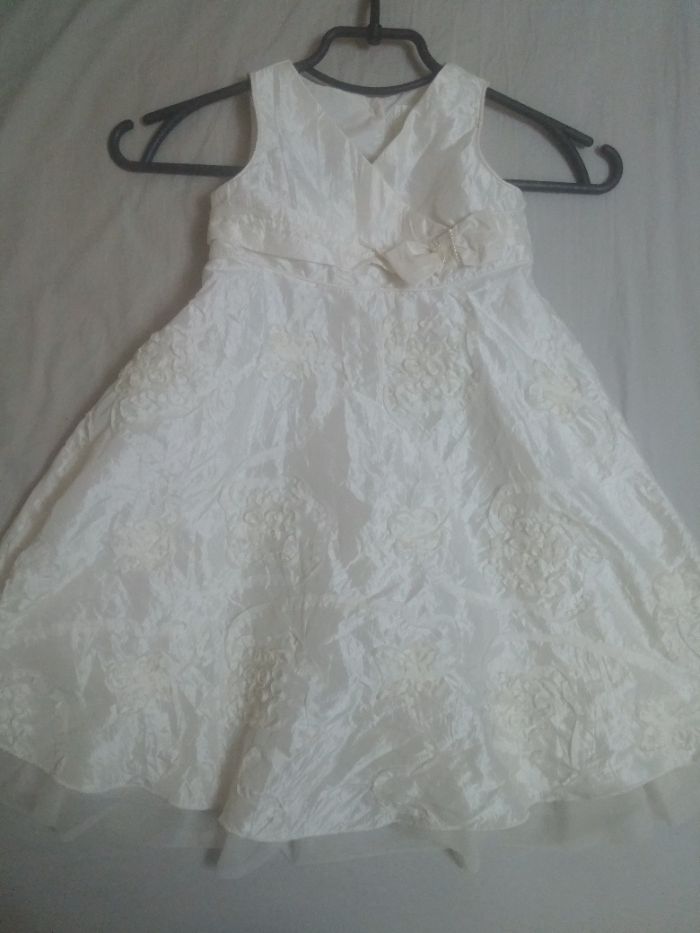 Нарядное нежное белое платье на 4-5 лет