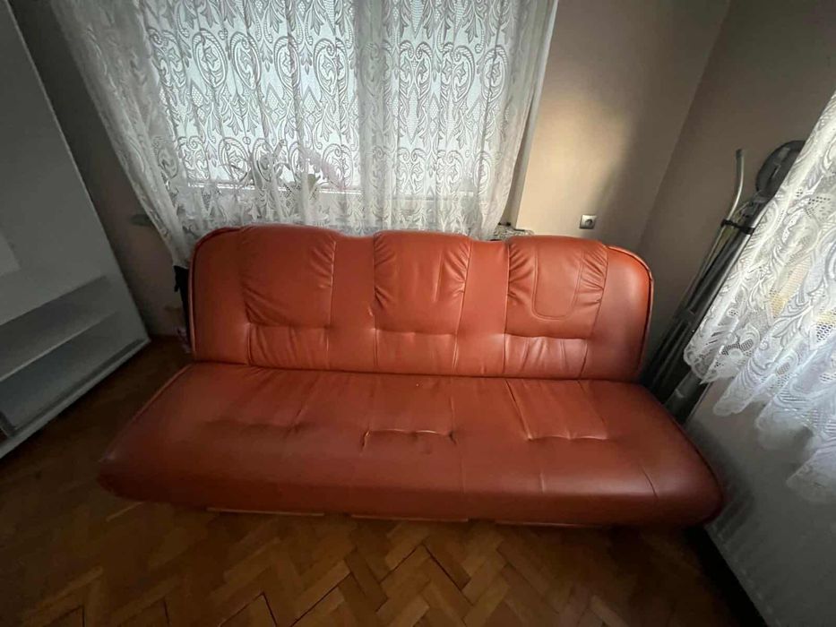 Kanapa rozkladana ze schowkiem