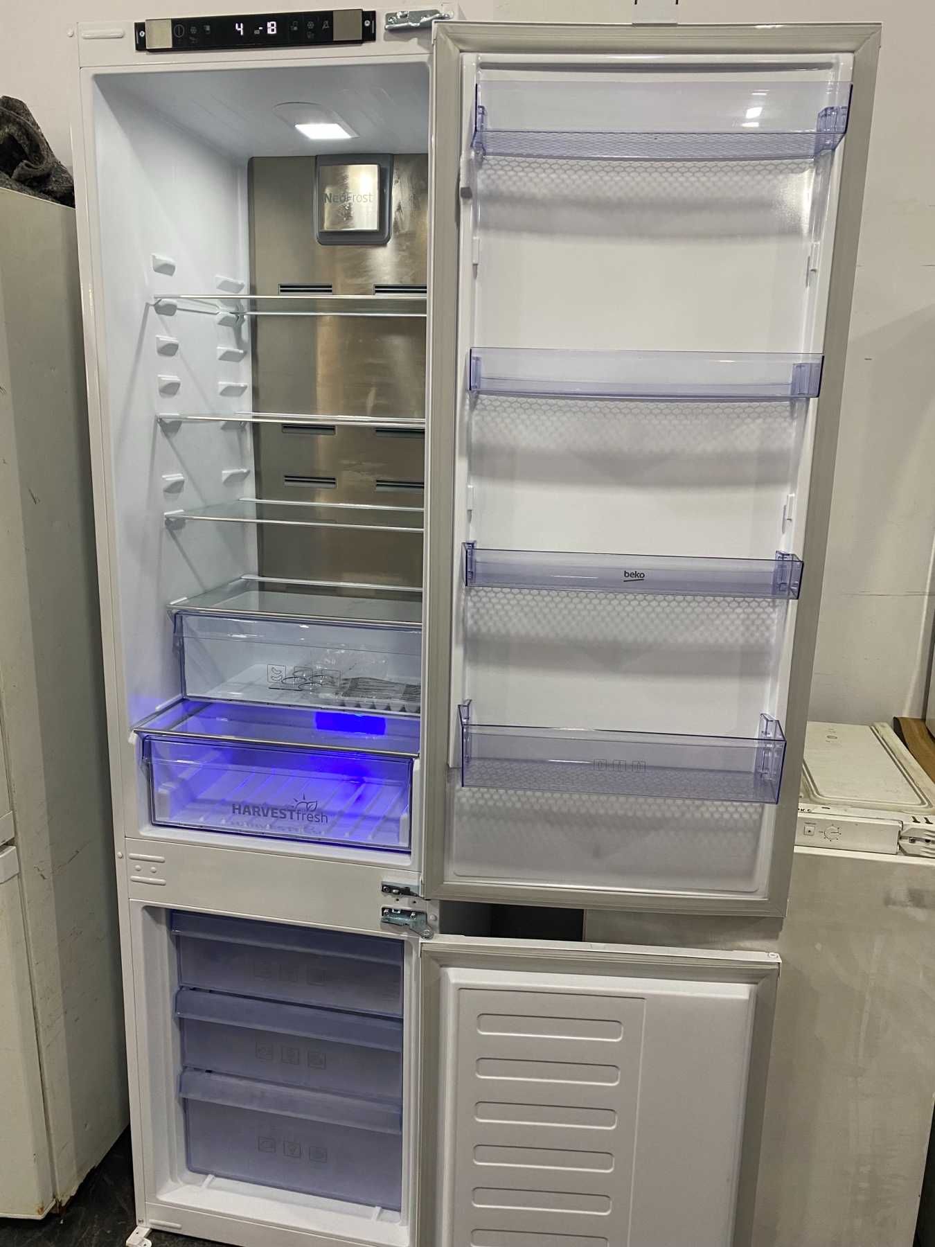 Холодильник BEKO 2 метри, з дісплеєм з Європи, гарантія