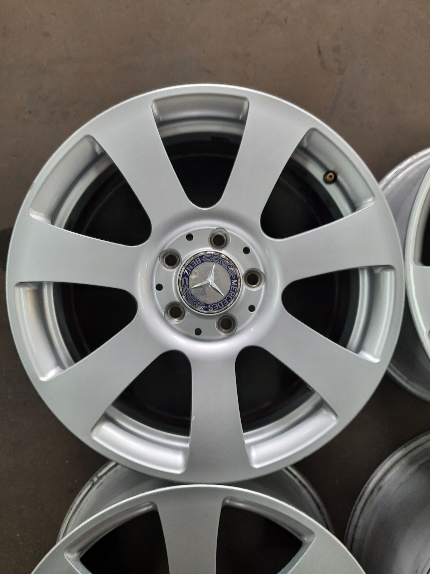 (032) Felgi 17" 5x112 ET 47,5 7,5j - Mercedes