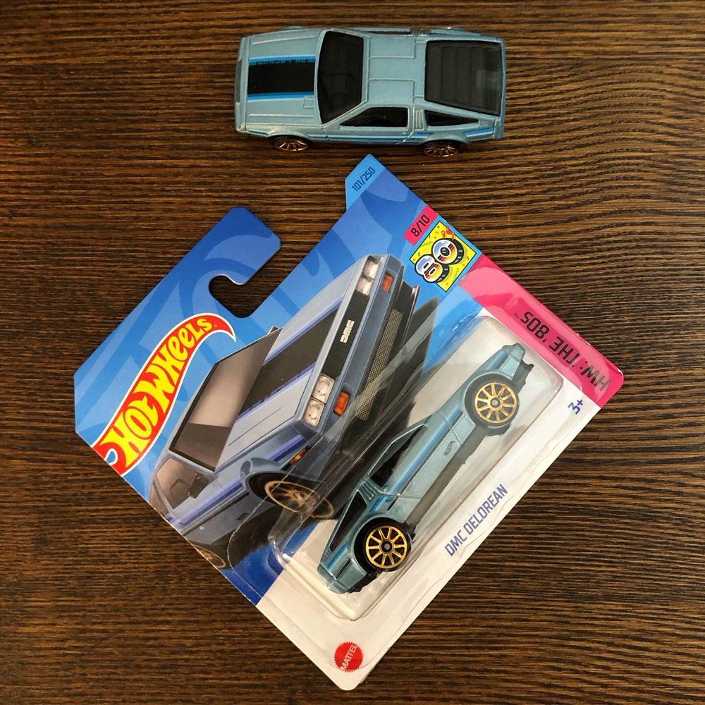 Hot Wheels '81 DeLorean DMC-12