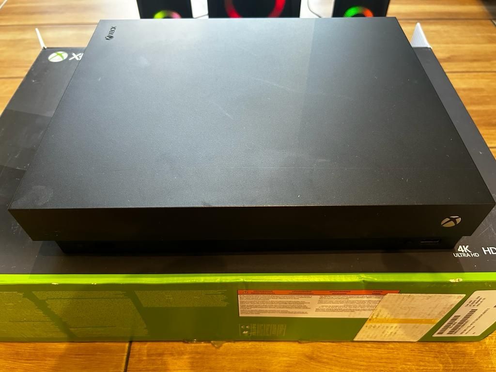 Konsola XBOX One X 1TB