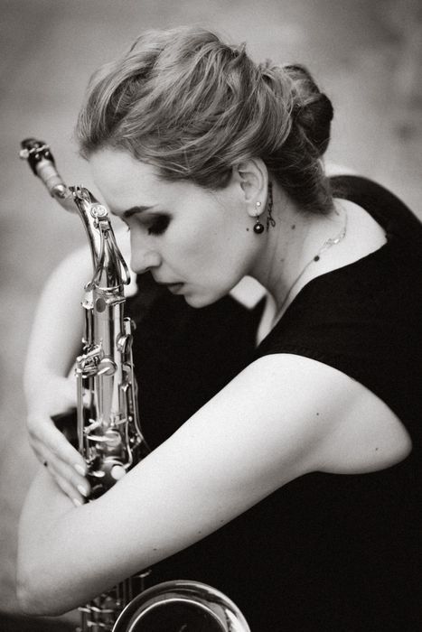 Саксофон Київ. Саксофоністка. Новий рік.На свято.