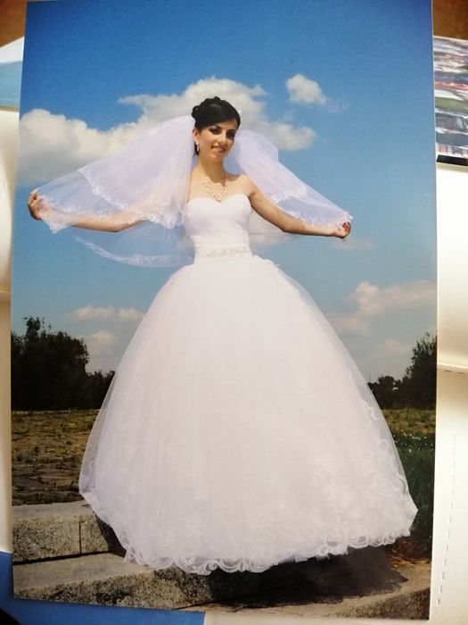 Ніжна весільна сукня