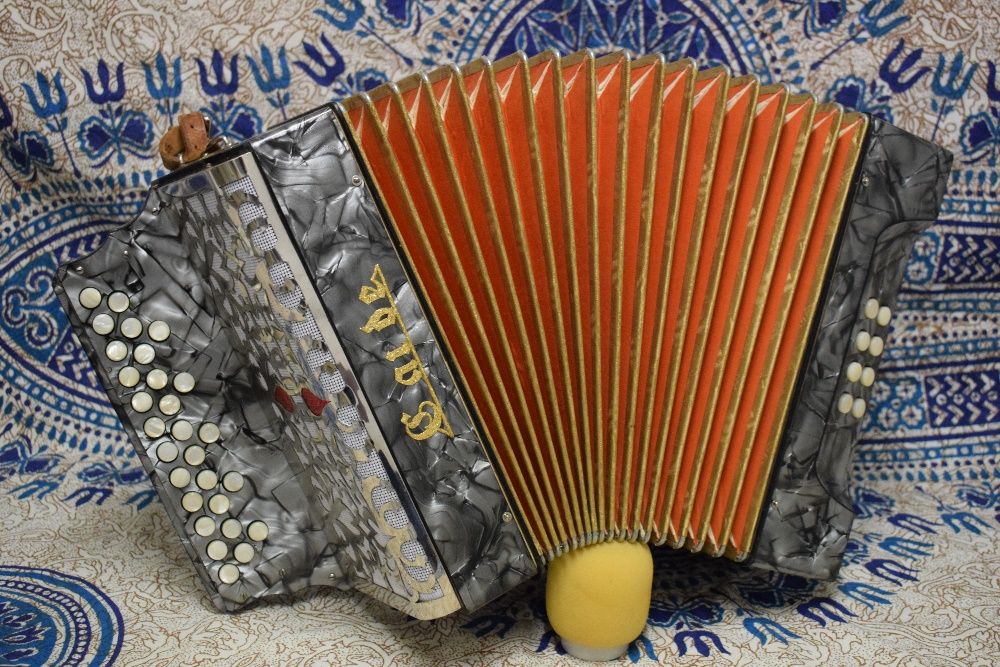 Concertina Claude 2 voz