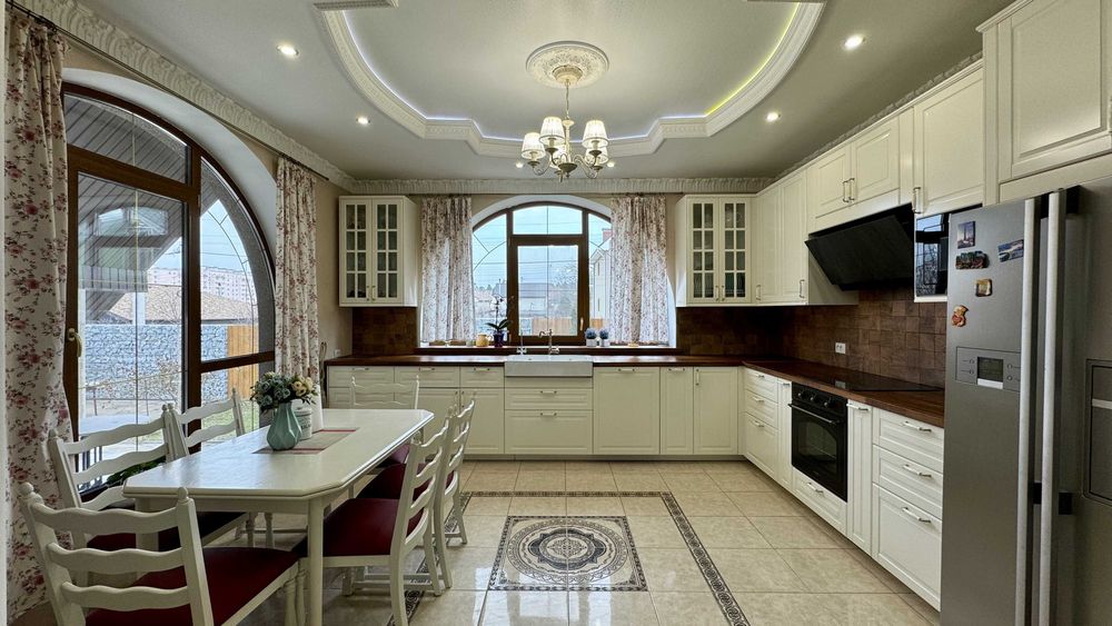 Просторий будинок з каміном! Бомбосховище. Ремонт, ландшафт.