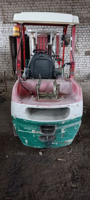 Навантажувач вилковий