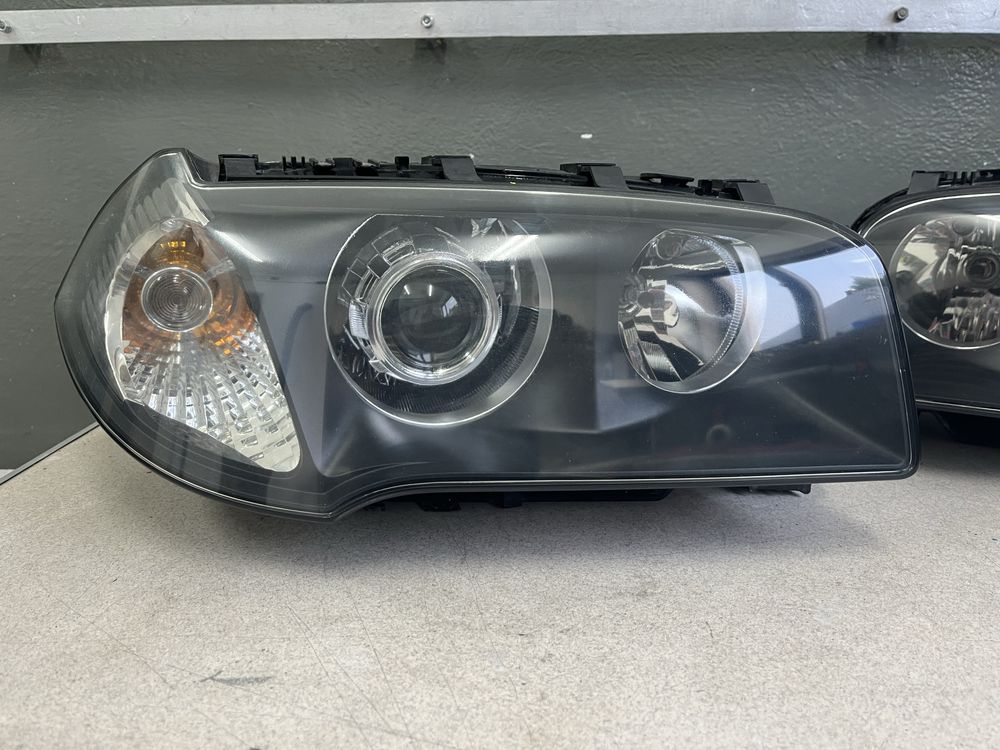 Bmw e83 X3 lampy bi led komplet reflektory bi led